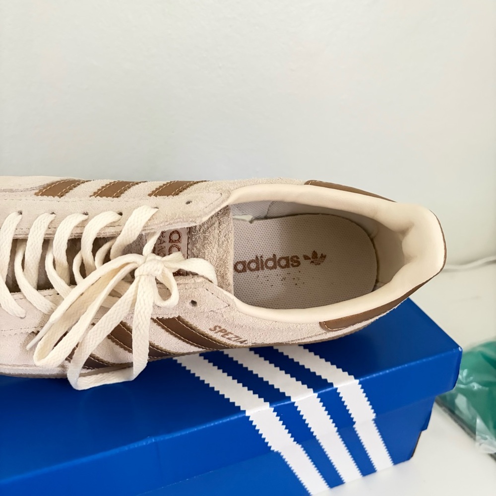 Adidas Spezial Women's (Runs large, size down) - Picture 5 of 11